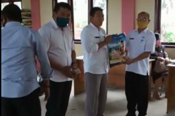 2.343 KK warga Petasia Timur terima bantuan sembako dari Pemkab Morut