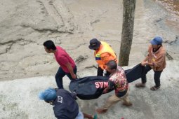 Tim SAR temukan dua nelayan korban kapal karam di Riau