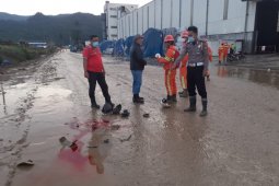 Seorang karyawan PT IWIP di Halteng meninggal  terlindas truk jungkit