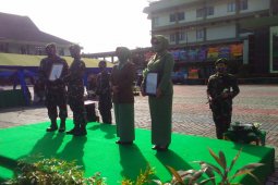 Pangdam XII/Tpr serahkan penghargaan kepada 12 purnawirawan