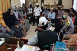 Pengurus Kampung Tangguh Banua dibekali pelatihan penanganan jenazah COVID-19