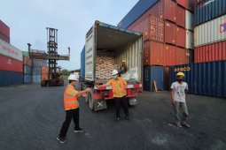 Petrokimia Gresik ekspor perdana kapur pertanian ke Brunei Darussalam