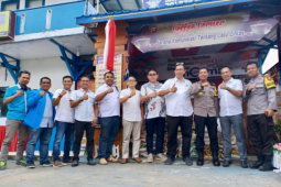 Peduli korban banjir Melawi, Kadin dan KNPI Kalbar salurkan bantuan