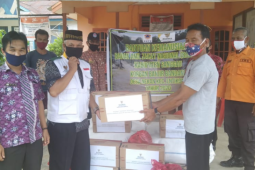 Baznas Sanggau Salurkan Bantuan Kemanusiaan Banjir Bandang Desa Nekan Kec.Entikong.