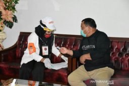 Wali kota Sibolga "dicoklit" petugas di rumahnya