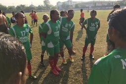 Sejumlah mantan pemain Persebaya hadiri liga sepak bola antarwarga