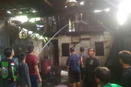 Pabrik tempat pembuatan roti di  Medan terbakar