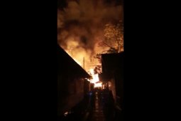Rumah Betang Desa Nyabau Kapuas Hulu terbakar