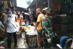 Wali Kota Ambon sosialisasi gunakan masker di pasar