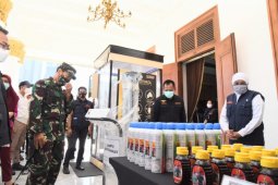 Kasad sumbang ribuan botol madu untuk tenaga kesehatan RSUD dr Soetomo
