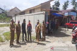 Bangunan tembok di relokasi Pasar Baru tidak memiliki izin