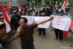 Unjuk Rasa Warga Terdampak TPA Klotok