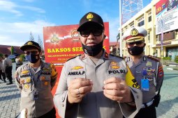 Video - Wakapolda Kalsel lepas penyaluran bhakti sosial Hari Bhayangkara