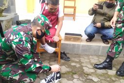 Kodim Bangli bagikan 100 sepatu sambut Hari Anak 2020