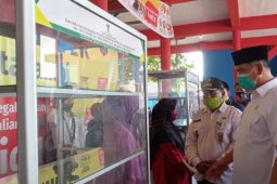 200 pelaku UMKM di Kota Jambi menerima bantuan etalase