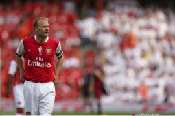 Dennis Bergkamp buka pintu  untuk kembali ke Arsenal