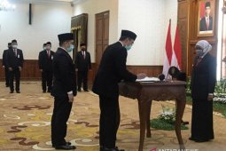 Gubernur lantik Busrul Iman sebagai Dirut Bank Jatim