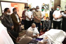 La Nyalla teringat pesan ibunda agar bermanfaat bagi orang lain