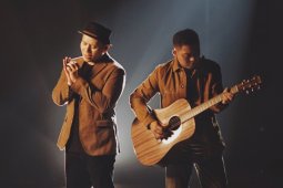 Ade Govinda dan Fadly Padi  rilis lagu "Tanpa Batas Waktu"