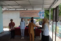 Mahasiswa UBB edukasi warga tentang adaptasi kebiasaan baru