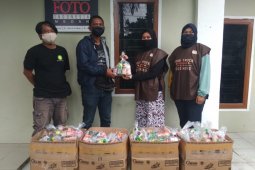 Food Truck Sedekah salurkan bantuan bagi terdampak COVID-19