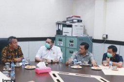 Sekda Tanjabbar sambut kunjungan kerja  DPRD Jambi tinjau persiapan Tanjabbar hadapi wabah corona