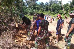 Satgas TMMD Membuat Pos Babinsa Di Desa Danti