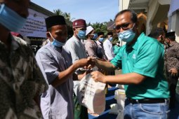PLN Aceh-FPRB salurkan bantuan untuk guru ngajiterimbas COVID-19