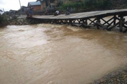 Satu jembatan di Pulau Taliabu ambruk akibat luapan air sungai