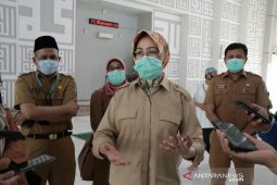 Walikota Tangsel imbau petugas pemotong hewan kurban gunakan APD