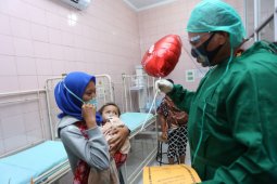 Kapolda Sumut beri tali asih kepada pasien operasi bibir sumbing