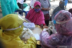 Puluhan pedagang Pasar Hewan Kota Batu jalani rapid test