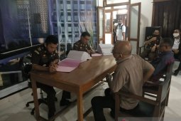 Ditreskrimsus Polda Maluku limpahkan berkas perkara mantan Sekda Buru ke Kejati