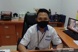 PT. PNM serahkan kartu BPJAMSOSTEK nasabah di Ambon