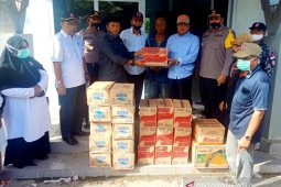 Ratusan warga di Aceh Barat masih terkurung setinggi satu meter
