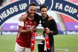 Arteta tak sabar ajak Aubameyang rasakan  banyak gelar