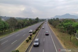 Puncak arus balik jalur selatan ke Bandung terjadi hingga tengah malam