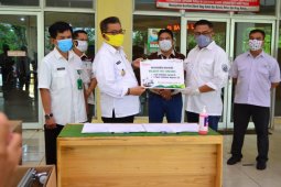 Adaro Group serahkan bantuan tiga ventilator ke   RSUD Balangan