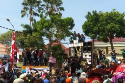 Ratusan pekerja seni di Surabaya demo minta Perwali 33/2020 dicabut