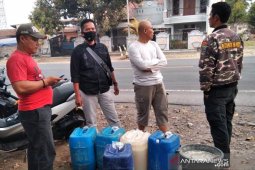 Polres Cianjur sita 12 jerigen minuman keras jenis tuak