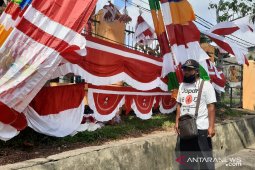 Perjuangan penjual bendera dari Garut meriahkan peringatan HUT RI