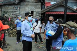 Wawali serahkan bantuan korban kebakaran di Cempaka