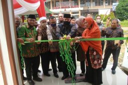 Bupati Safrial hadiri Peresmian mushola Fakultas Perternakan Unja