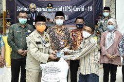 Pemprov Jambi salurkan bansos tahap III untuk Muarojambi senilai Rp2,17 miliar