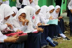 Dana Bos Paser Boleh Diperuntukkan Beli Pulsa Siswa