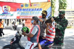 Dandim dan Kapolres pimpin pencanangan "Pamekasan Bermasker"