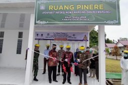 Bupati Aceh Jaya resmikan ruang rawat pasien corona di RSUD Teuku Umar Calang