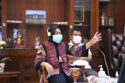 Risma beri pembekalan ratusan guru SD di Surabaya