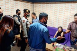 Polres Banjarbaru lakukan pendisiplinan protokol kesehatan di tempat hiburan