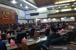 Sidang telat dibuka, DPRA gagal dengarkan pidato Presiden RI